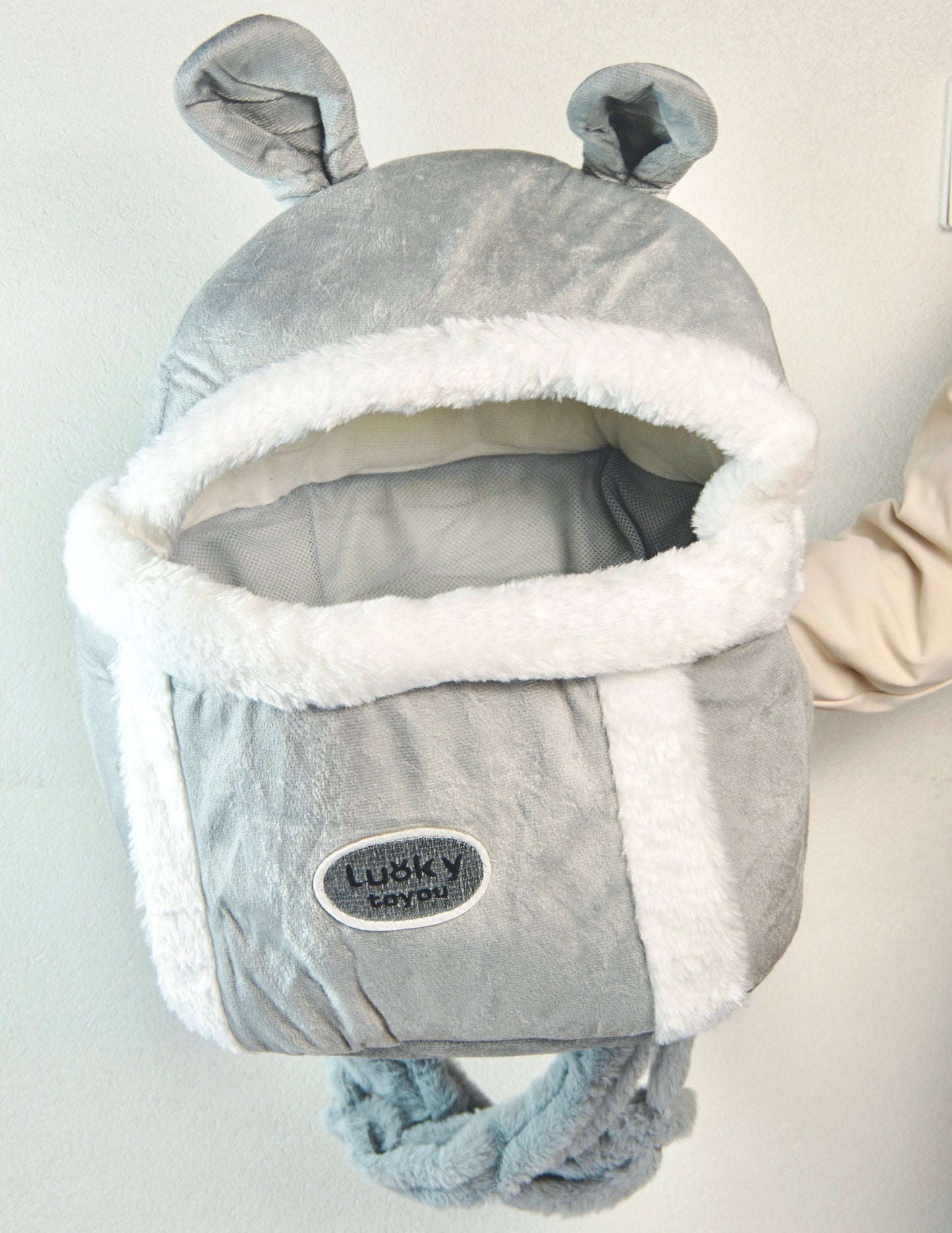 Travel Pet Carrier Bag; Breathable sling for small dogs and cats (5-10lbs)(Fluffy Bunny Gray)