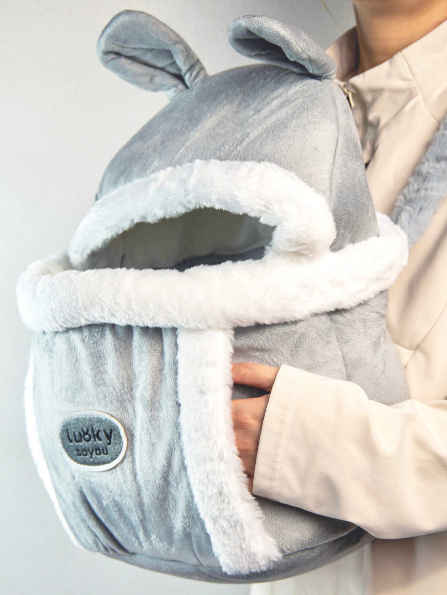 Travel Pet Carrier Bag; Breathable sling for small dogs and cats (5-10lbs)(Fluffy Bunny Gray)