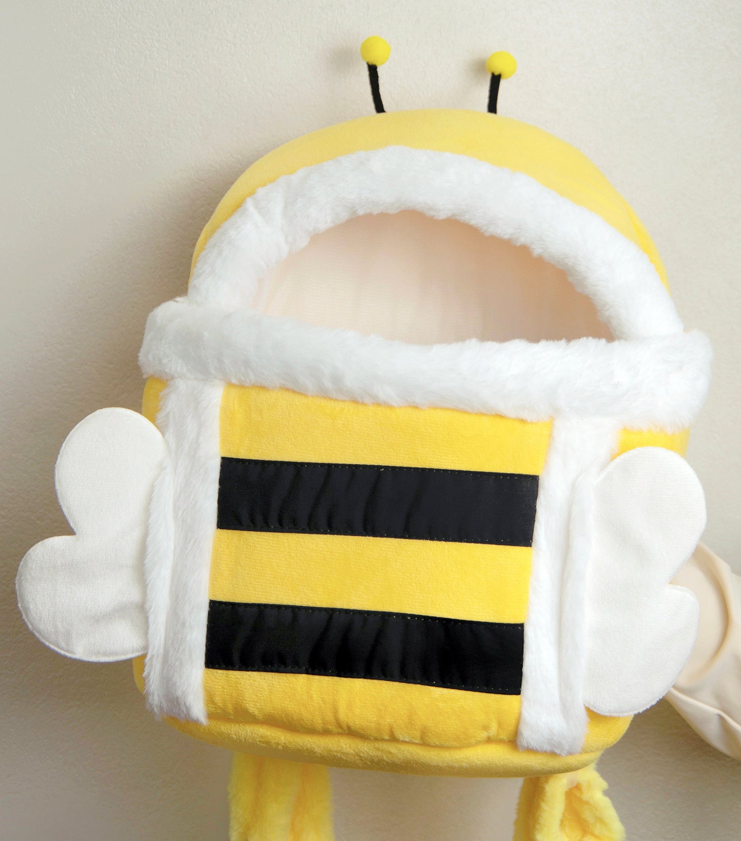 Travel Pet Carrier Bag; Breathable sling for small dogs and cats (5-10lbs)(Buzz Buddy Yellow Bee)